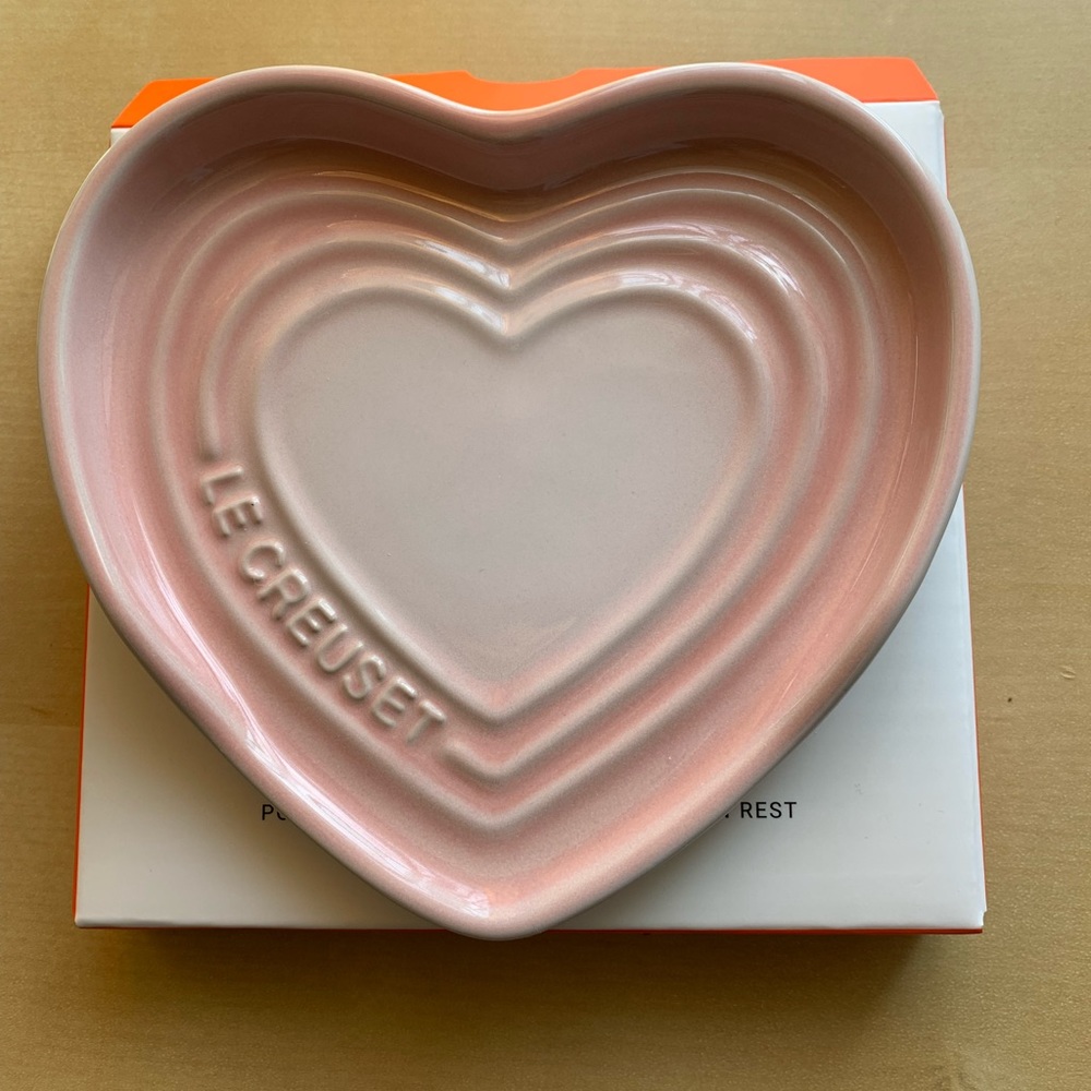 Le Creuset Heart Spoon Rest Shell Pink
